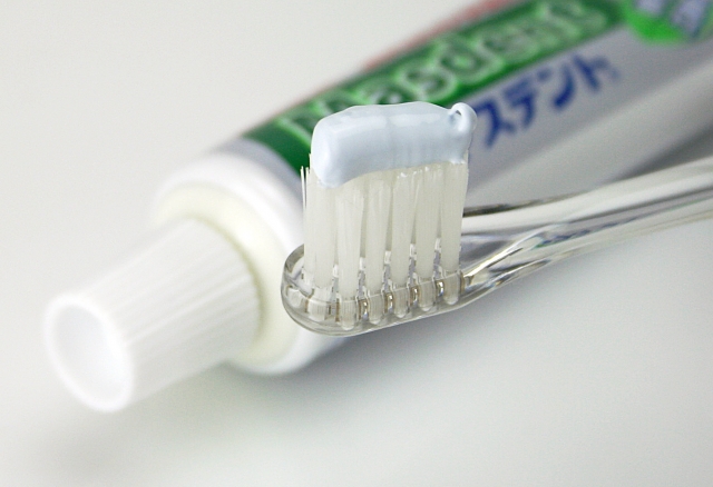 市販のホワイトニング歯磨き粉と歯科医院のホワイトニングの違いは 上板橋イトーヨーカドー シエル歯科クリニック
